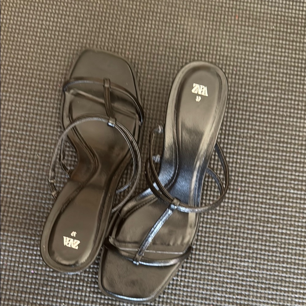 Zara Black Strappy Sandals Elegant Design